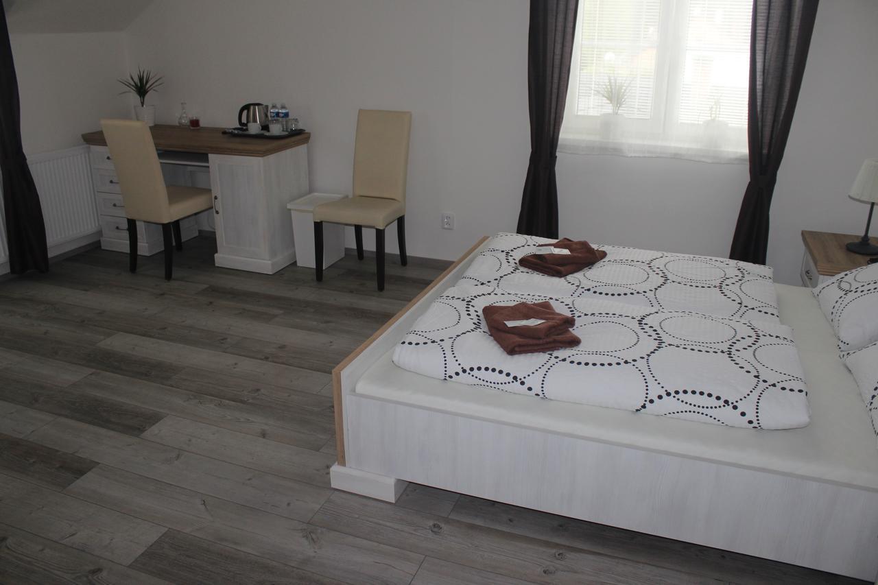 Penzion Vesely Zelezny Brod Dış mekan fotoğraf